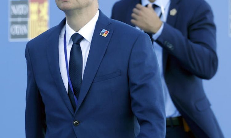 Šarec zaradi slabega upravljanja uprave za zaščito in reševanje v zamenjavo Buta