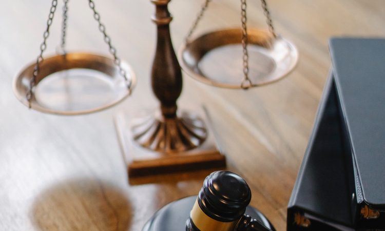 Na celjskem sodišču narok za Janšo in Gantarja v zadevi Trenta