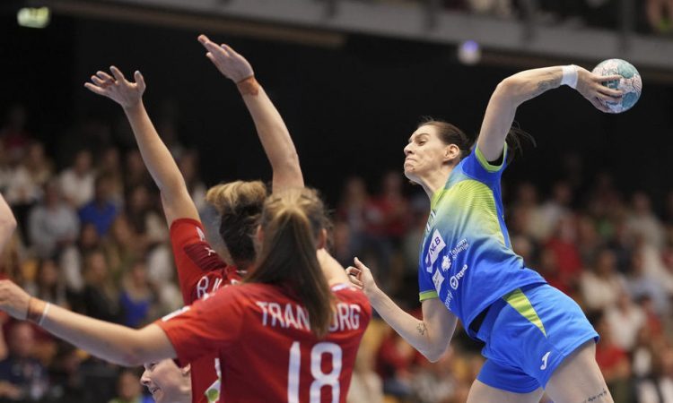 Slovenske rokometašice v Laškem izgubile proti Hrvaticam