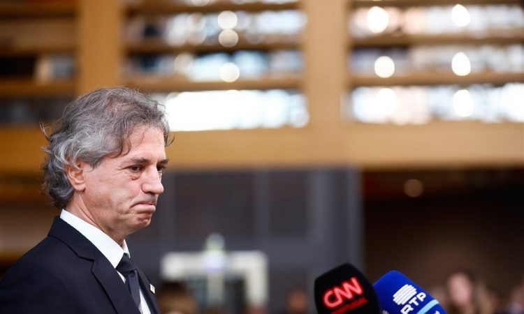 V kabinetu predsednika vlade zanikajo, da bi Golob naročil analizo o poslovanju Nataše Pirc Musar