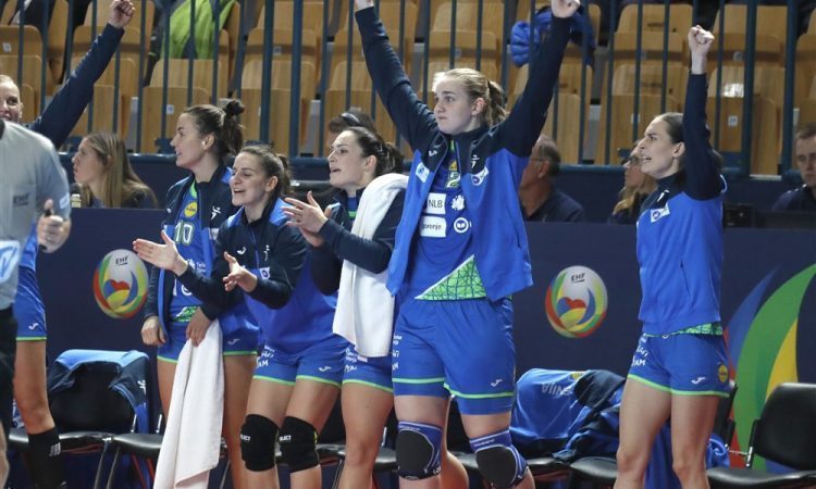 Slovenske rokometašice prvič na EP pod hudim psihološkim pritiskom