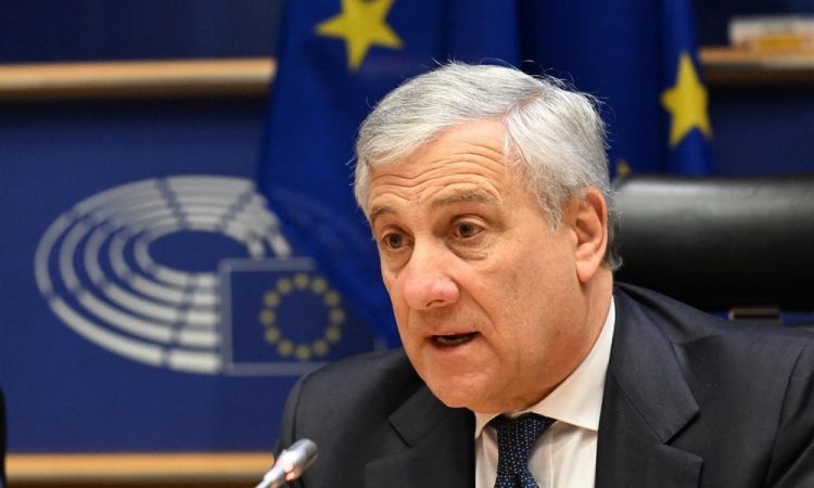 Zunanja ministrica napovedala skorajšnje srečanje z novim italijanskim kolegom