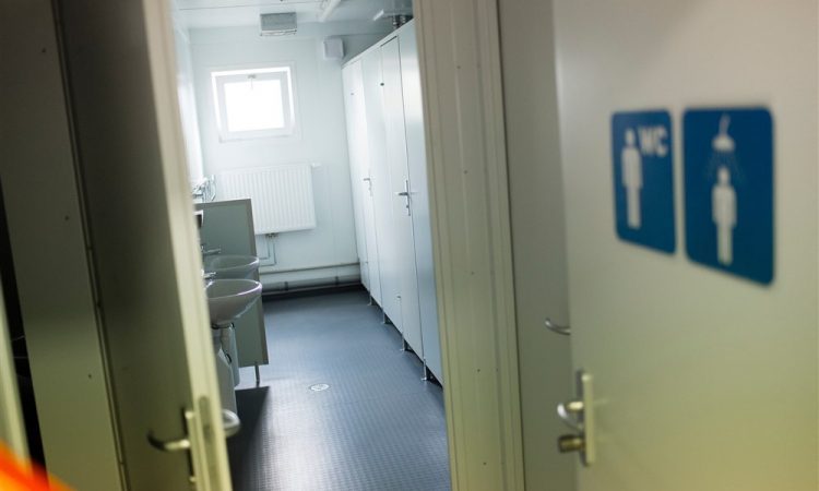 Ministrstvo za delo v objavo razpisa za izgradnjo 850 bivalnih enot za osebe, odvisne od pomoči drugih