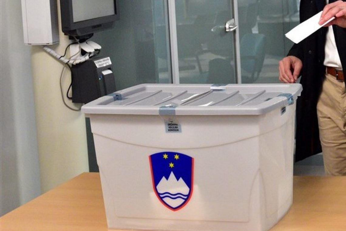 Danes začetek predčasnega glasovanja pred nedeljskimi referendumi