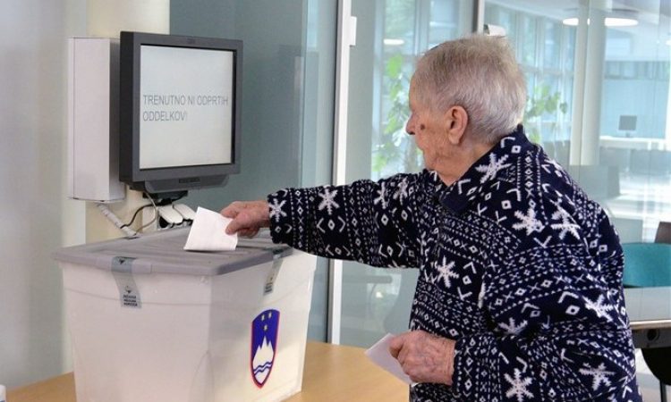 Pred nedeljskimi referendumi še danes mogoče predčasno glasovanje