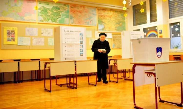 Na referendumih po oceni raziskovalca Hafnerja Finka pričakovati različne izide