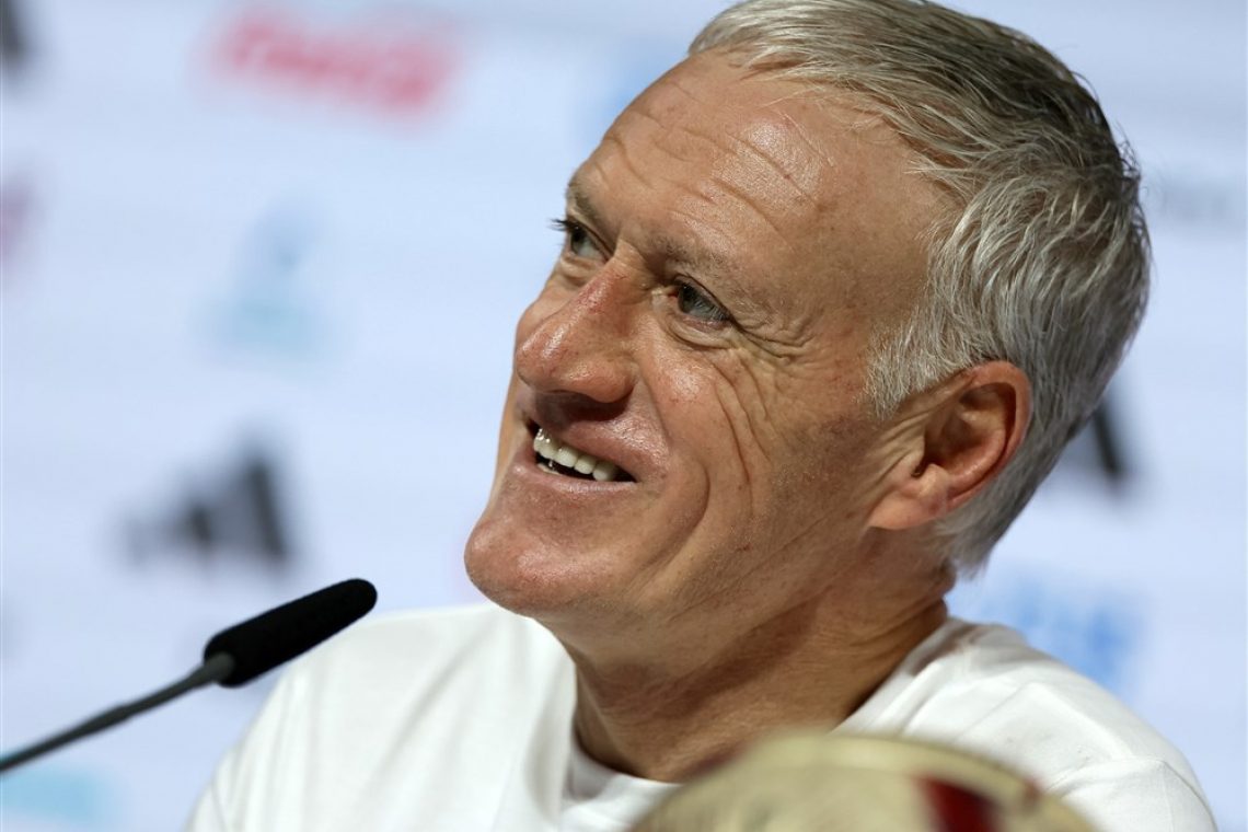 L'Equipe poroča, da bo Deschamps podaljšal do 2026