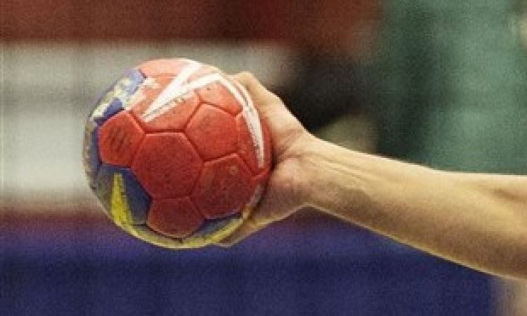 Slovenski in francoski rokometaši za prvo mesto v skupinskem delu