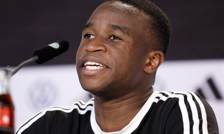 Moukoko ostaja v Dortmundu