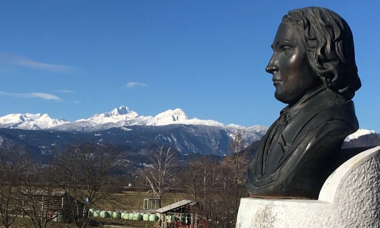 Območje Prešernove rojstne hiše v Vrbi še čaka na celovito ureditev