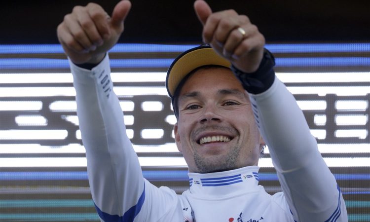 Roglič v peti etapi v sprintu ugnal Remca Evenepoela