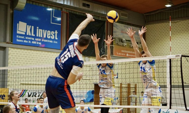 Mariborskim odbojkarjem se finančne težave na igrišču ne poznajo 