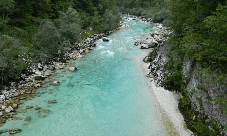 Reke v severni polovici Slovenije z izjemo Pomurja naraščajo