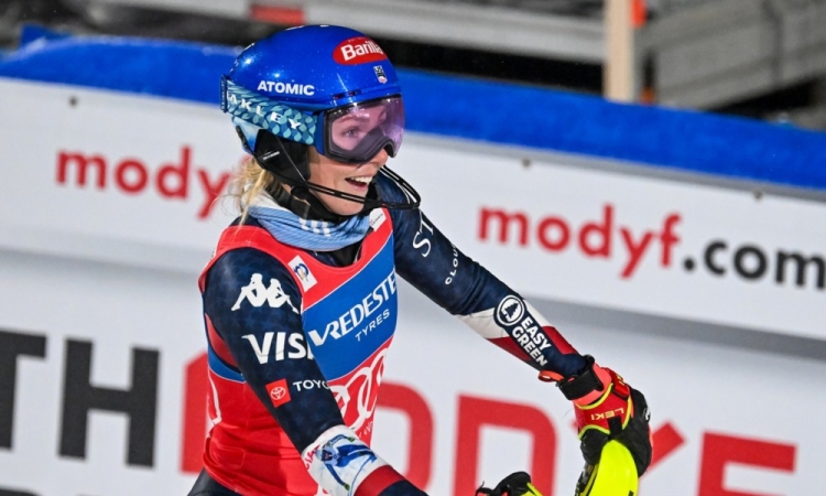 Shiffrin vodi po prvi vožnji, Slokar in Dvornik v finalu