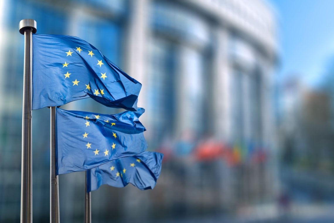 Evropa pod pritiskom velikih tehnologij in političnih vplivov
