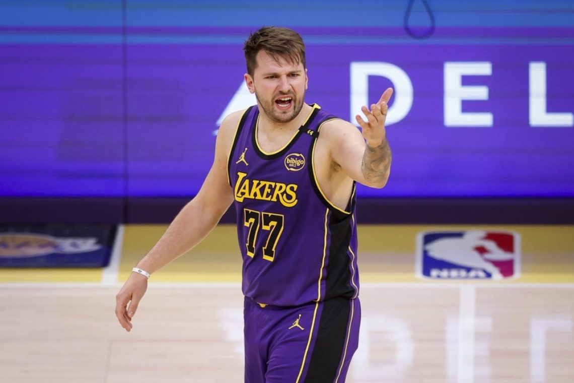 Dončić, Reaves in James zablesteli v Memphisu