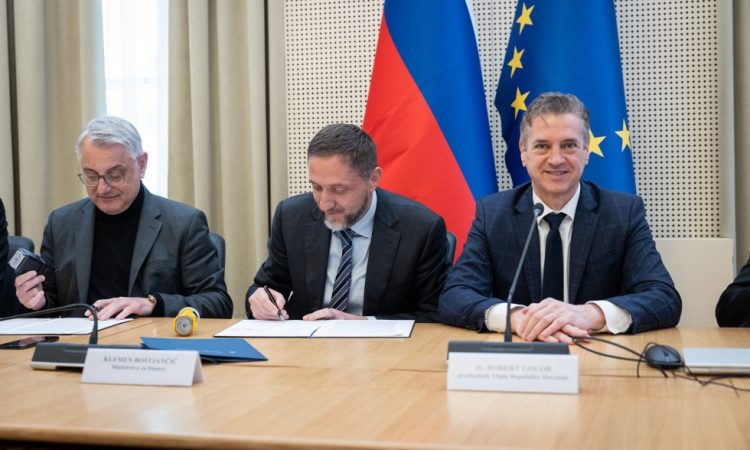 Premier Golob: Podpis dogovora o pokojninski reformi je zmaga dialoga