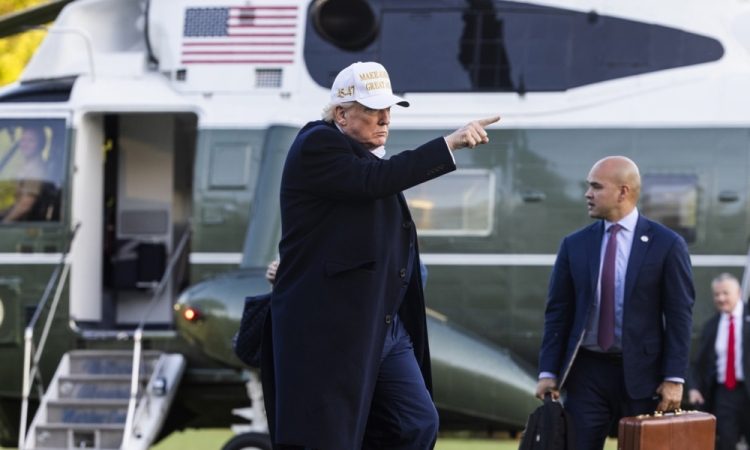 Trump: Zelenski pripravljen na odpoved Krimu za sklenitev miru