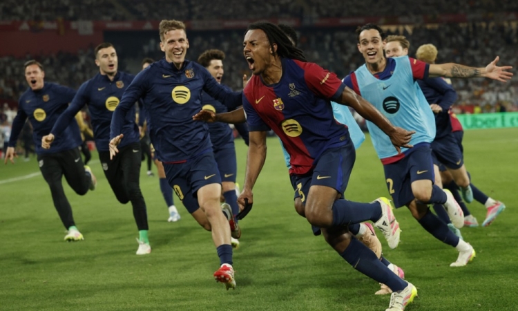Barcelona tri tedne brez Koundeja