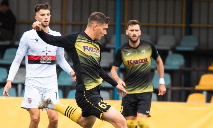 Nogometaši Primorja so premagali Kalcer Radomlje z 1:0 