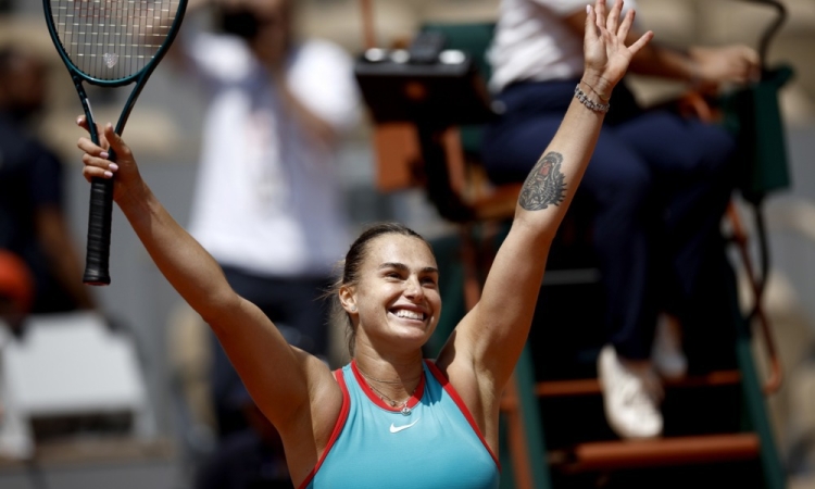 V polfinalu Roland Garrosa Sabalenka proti Swiatek