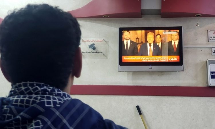 Trump namignil na možnost spremembe režima v Iranu