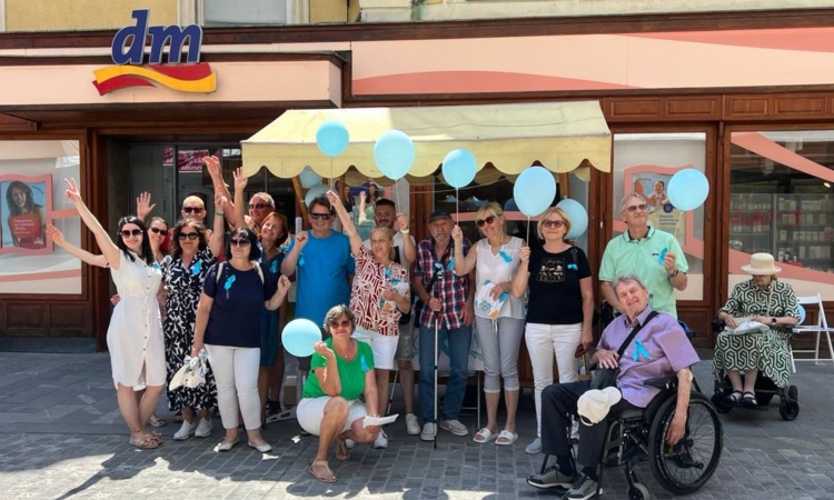 V središču Celja simulirali življenje z miastenijo gravis