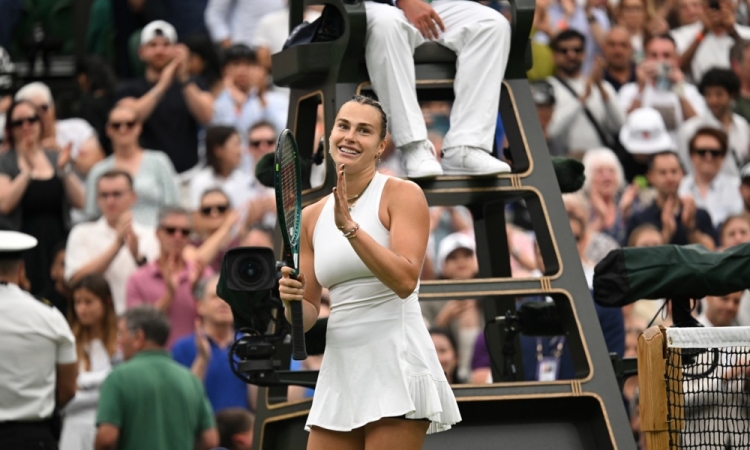 Sabalenka po dveh nizih v četrtfinale Wimbledona