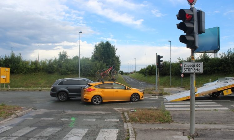 Policija išče priče petkove prometne nesreče v Kranju