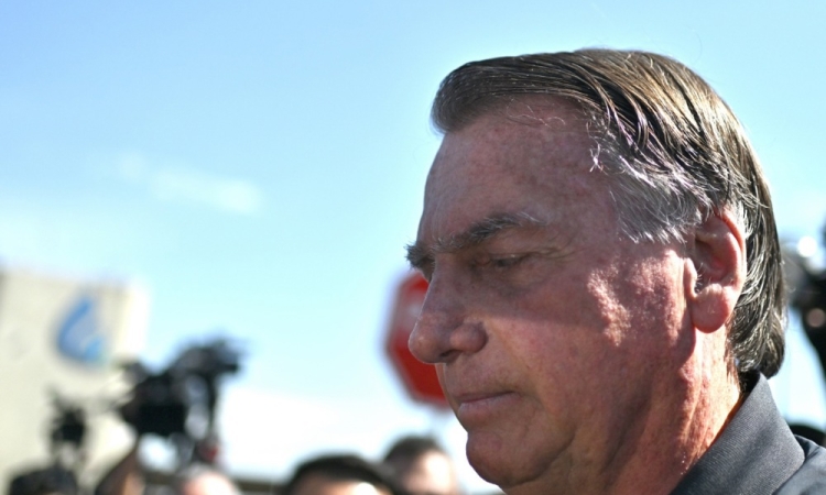 Bolsonaro pod elektronskim nadzorom in v nočnem hišnem priporu