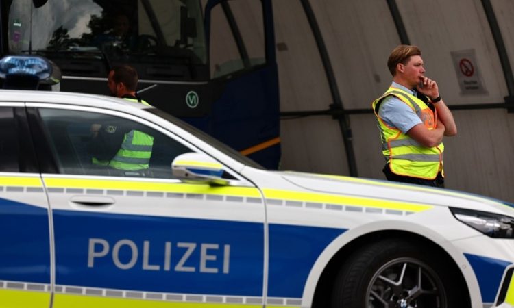 Ostro ogorčenje po raciji na taboru slovenskih študentov na avstrijskem Koroškem