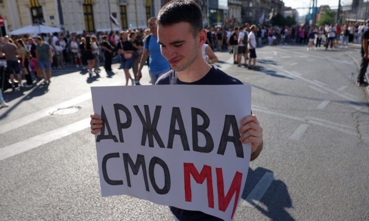 V Novem Sadu s tihimi shodi obeležili devet mesecev od padca nadstreška
