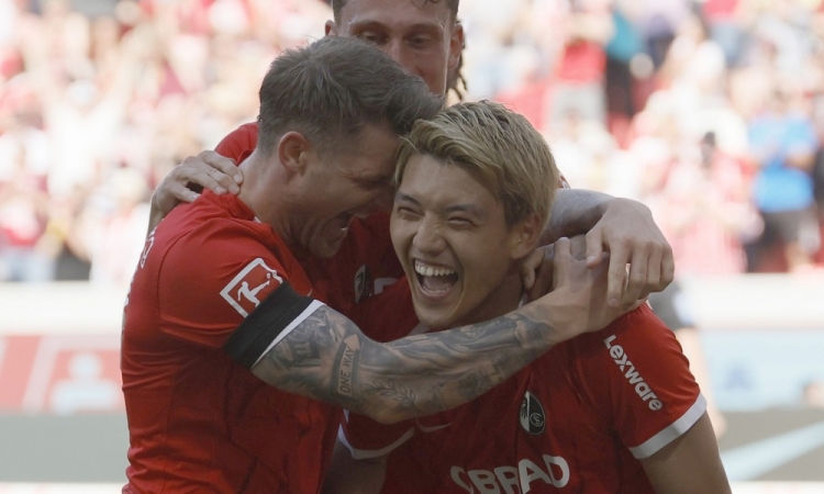 Ritsu Doan iz Freiburga v Eintracht