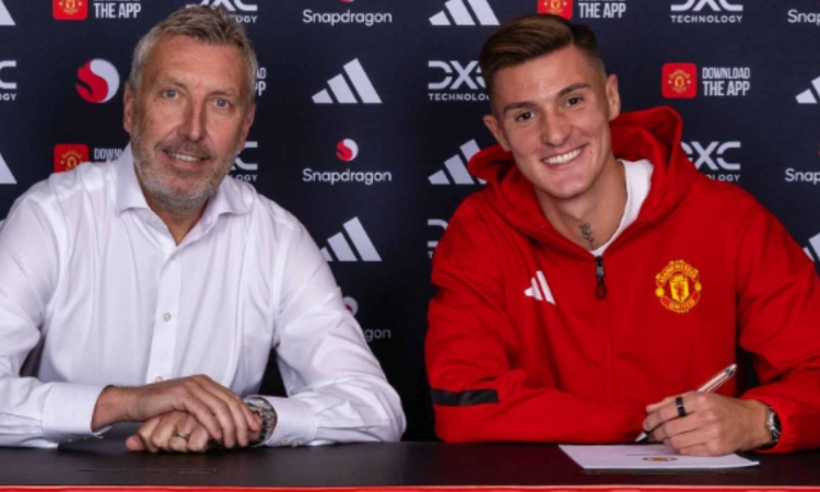Slovenski nogometni reprezentant Benjamin Šeško uradno član Manchester Uniteda  