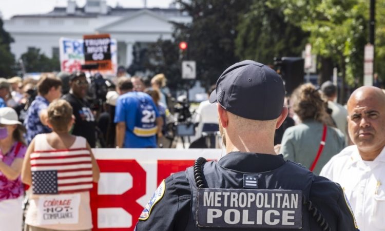 Trump v Washington pošilja nacionalno gardo zaradi boja proti kriminalu