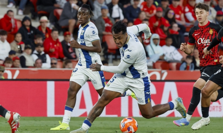 Villarreal okrepil obrambo z Renatom Veigo