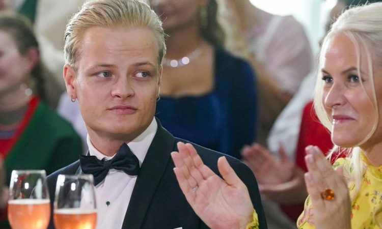Sojenje sinu norveške princese Mette-Marit bo potekalo februarja 2026