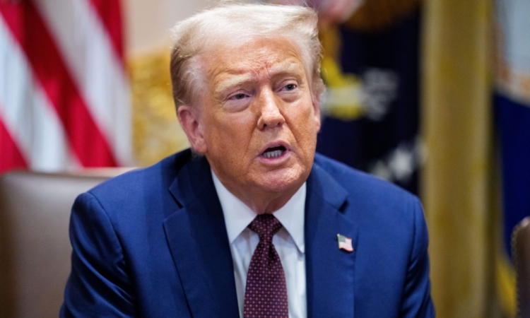 Trumpov WLFI ob debiju nestanoviten, vlagatelji previdni