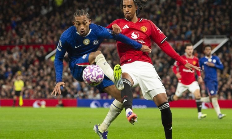 Unitedu derbi proti Chelseaju, Šešku en polčas