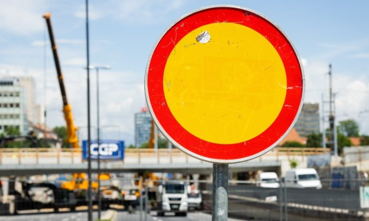 Spremenjena prometna ureditev zaradi del na krožišču Žale
