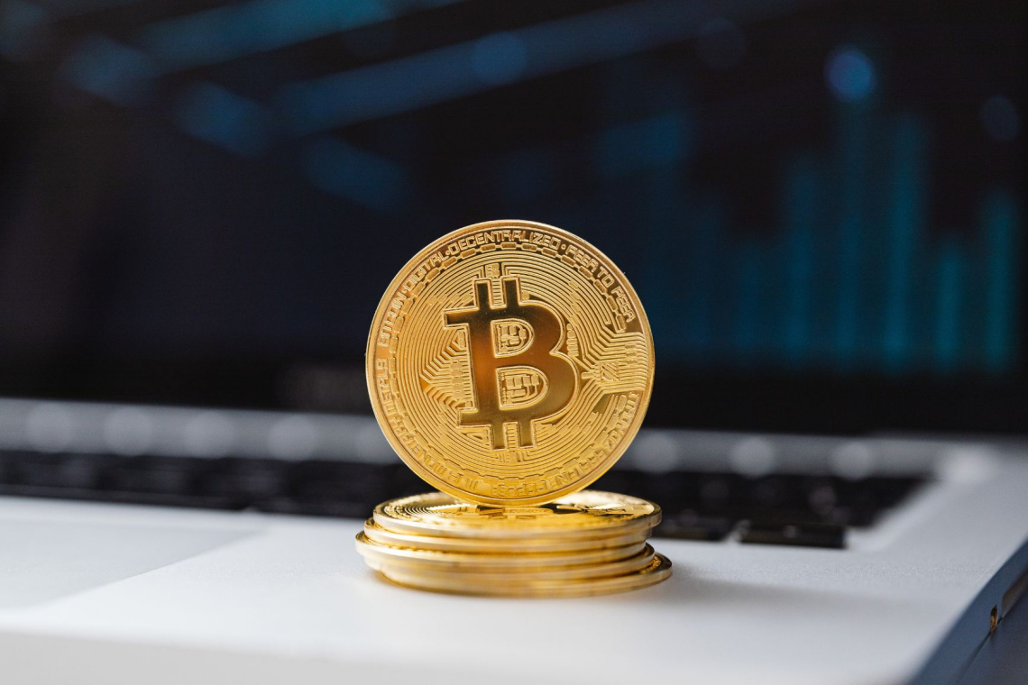 Vrednost bitcoina po volilni zmagi Donalda Trumpa občutno niha