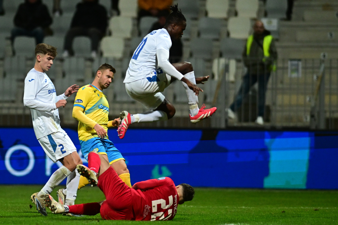 Nogometaši Kopra so  premagali Domžale z 2:1 