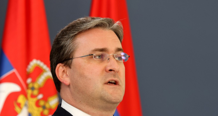 Minister za kulturo v Srbiji obtožen zaradi spornega projekta nekdanjega generalštaba