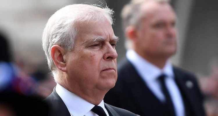 Primer Andrewa Mountbatten-Windsorja in Jeffreyja Epsteina znova v središču pozornosti