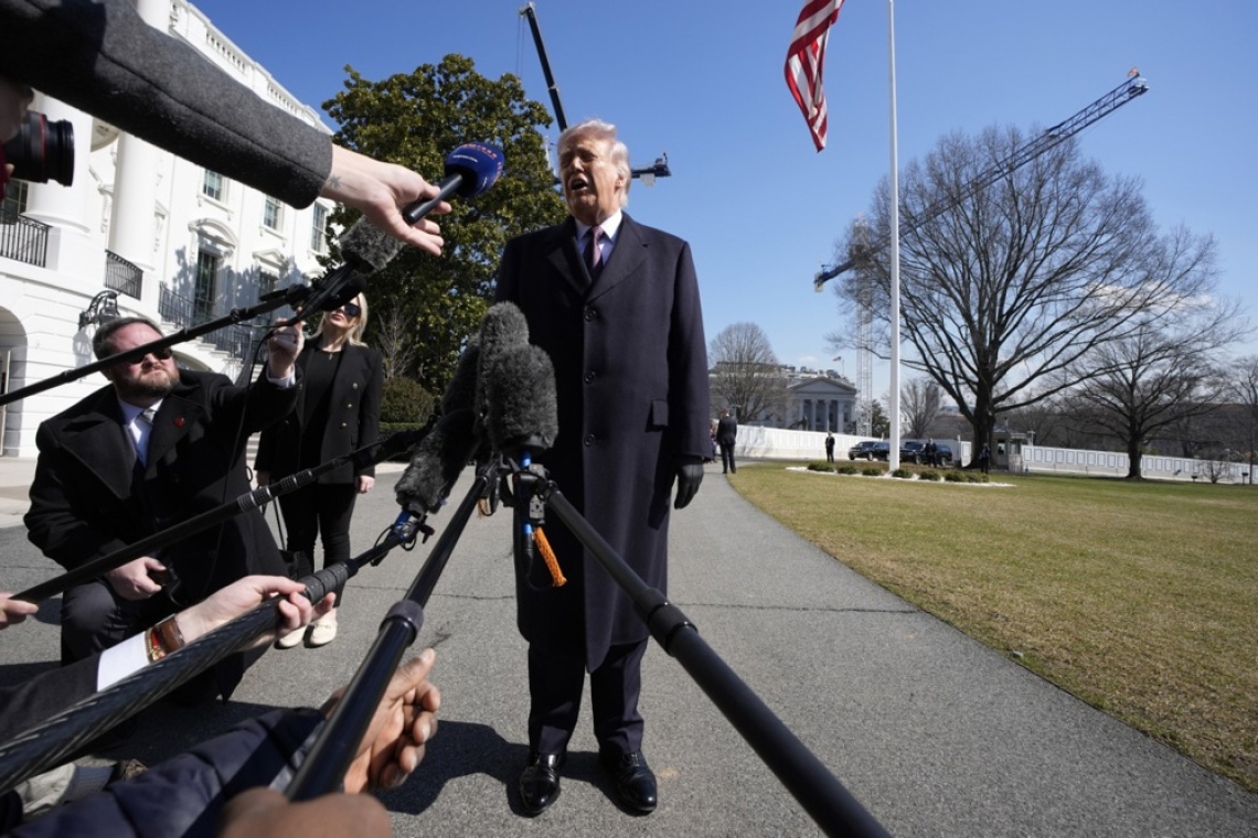 Trump napovedal obsežno operacijo proti Iranu, Teheran grozi z odgovorom