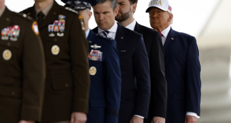 Trump razmišlja o napotitvi kopenskih sil v Iran zaradi urana