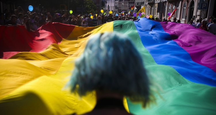 Parada ponosa pred volitvami poziva k večji udeležbi LGBTIQ skupnosti