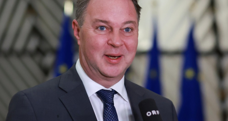 Avstrija načrtuje prepoved družbenih omrežij za mlajše od 14 let