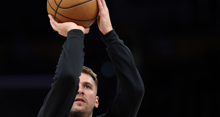 Poškodovani zvezdnik Dončić bo izpustil preostanek redne sezone lige NBA