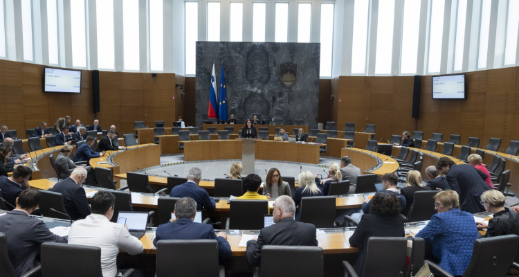 Svoboda predlaga razdelitev resorjev in sodelovanje z Resni.ca